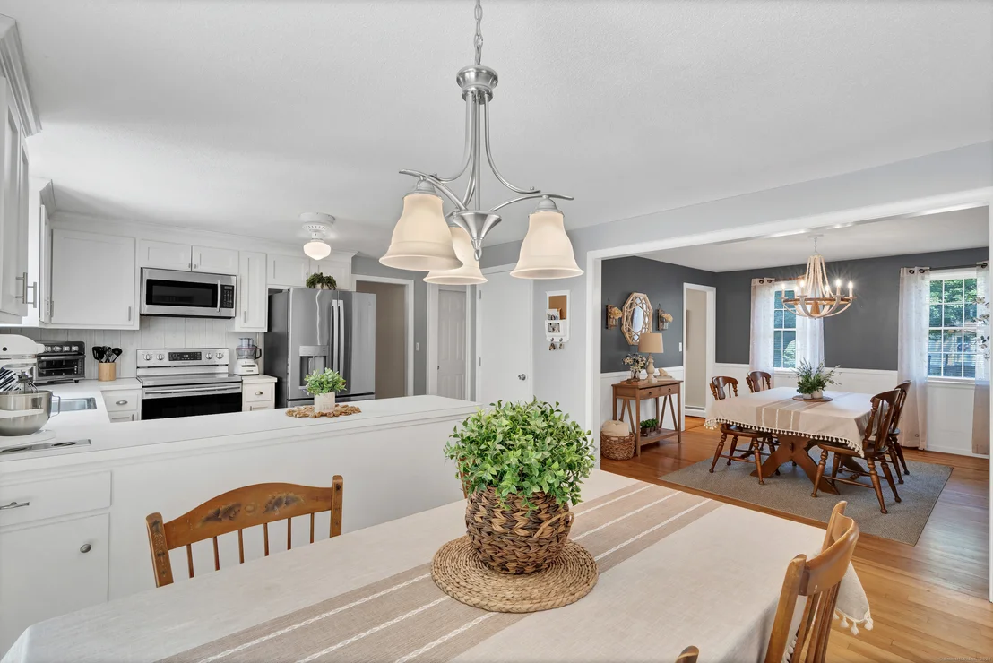 Photo of 302 Quarry Brook Drive