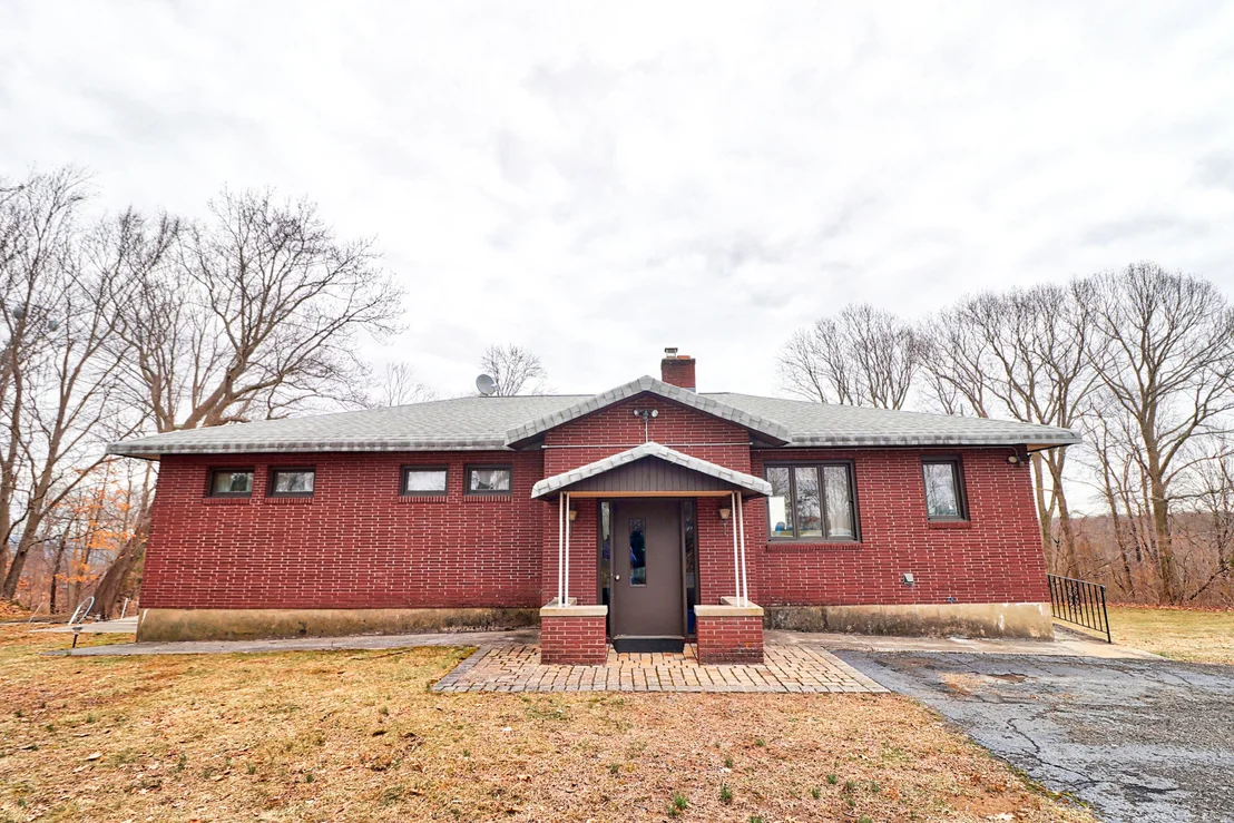 Photo of 1860 Meriden Road