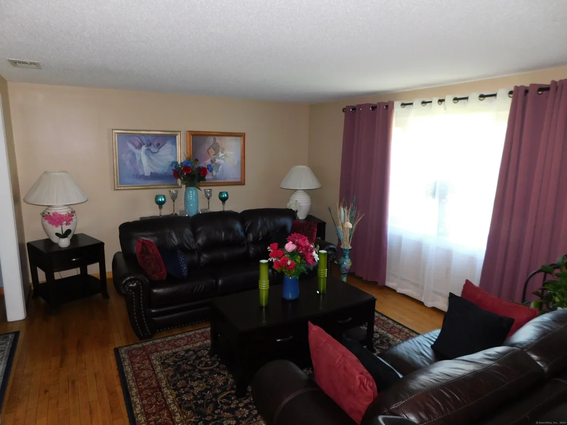 Photo of 212 Willowcrest Drive