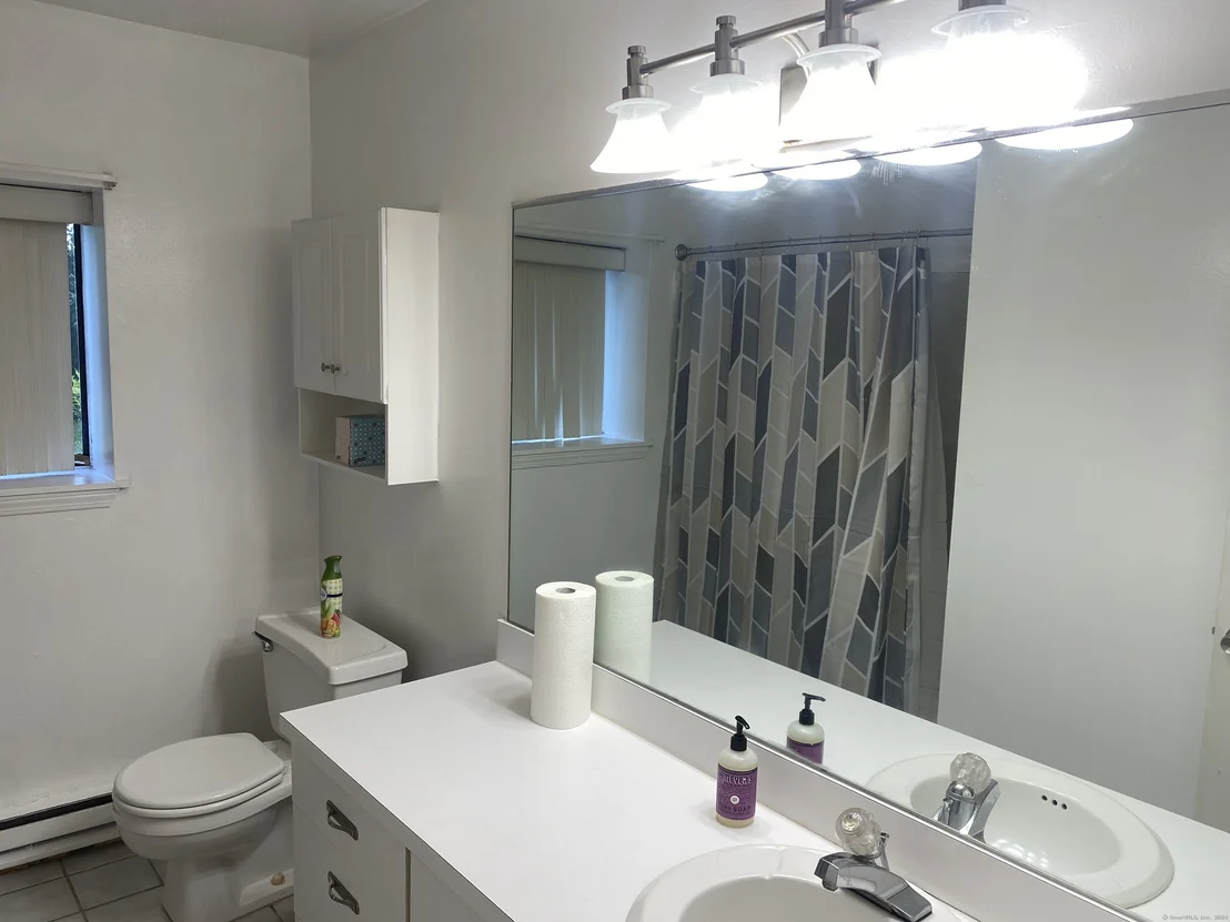 Photo of Unit 30D at 925 Oronoke Road