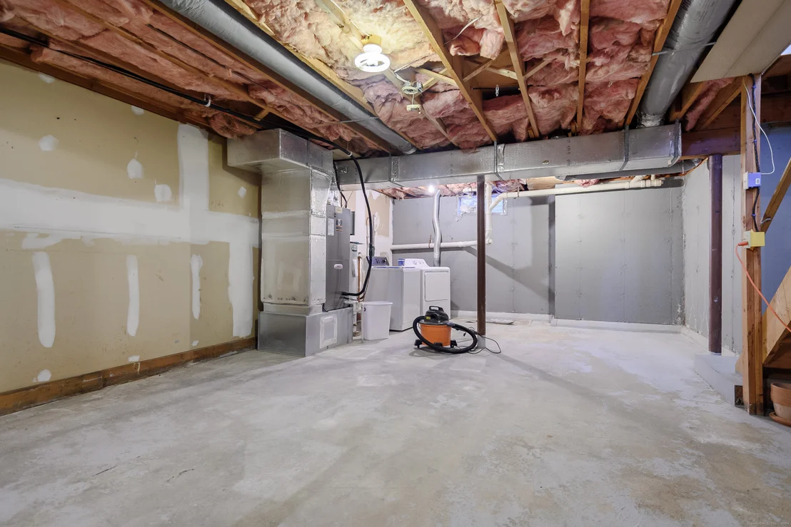Photo of Unit APT41 at 827 Oronoke Road