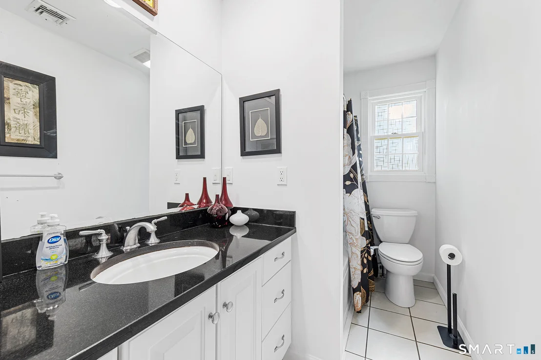 Photo of 650 Racebrook Road