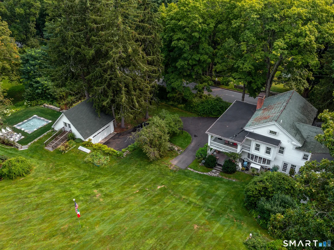 Photo of 552 Breakneck Hill Road