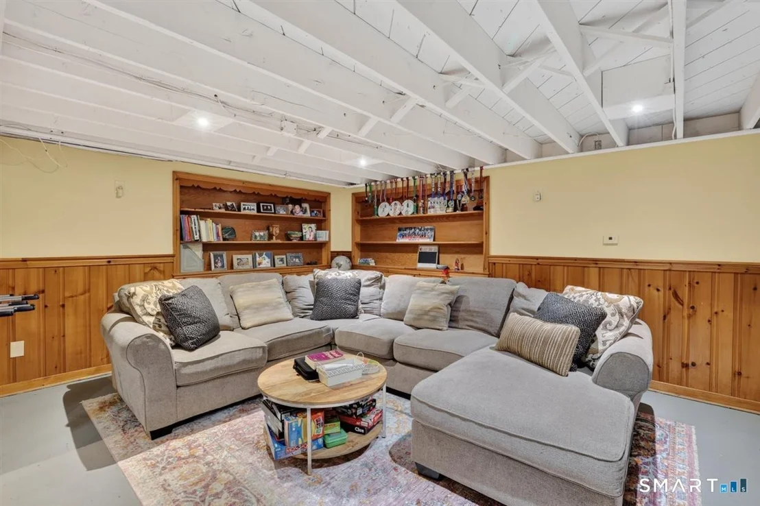 Photo of 366 Hackmatack Street