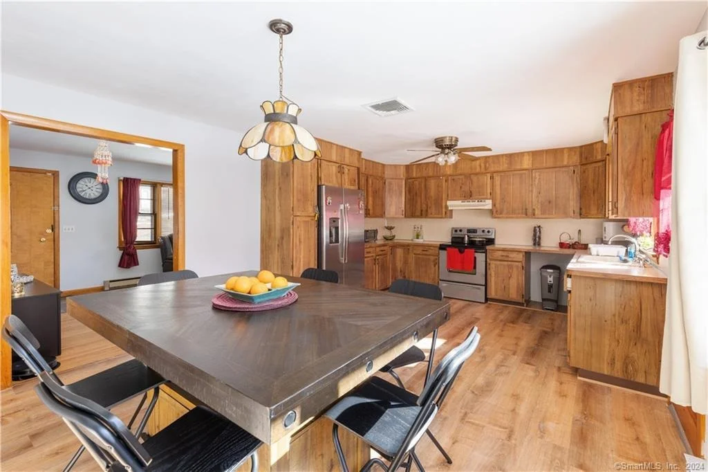 Photo of 498 Scott Road