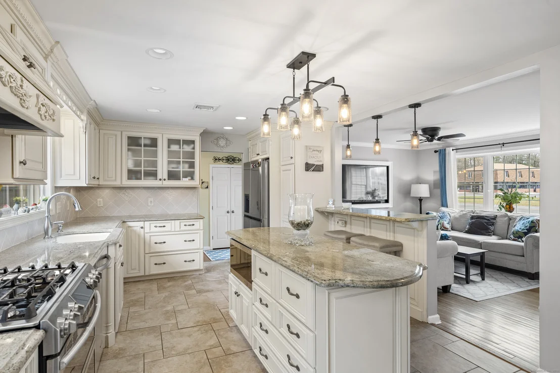 Photo of 511 Salmon Brook Street