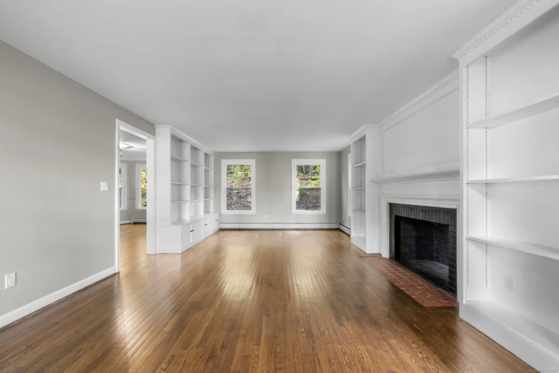 Photo of 545 Simsbury Road