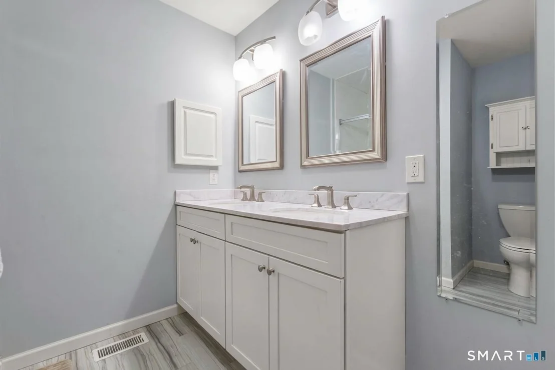 Photo of 10 Karen Boulevard
