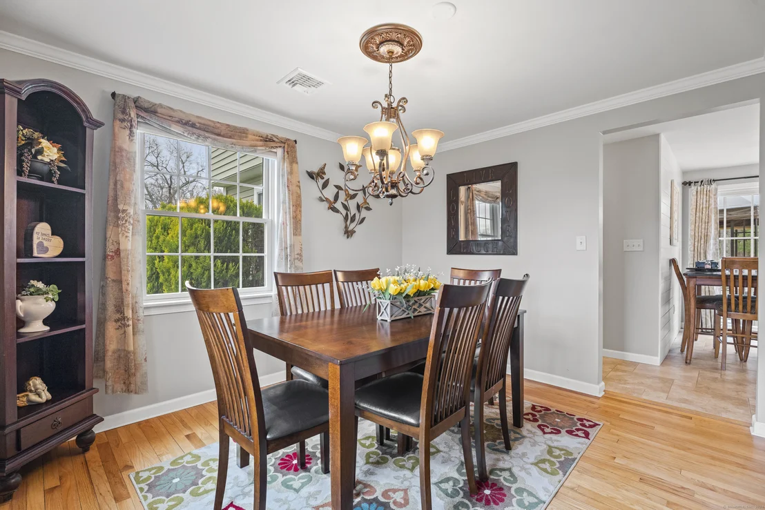 Photo of 511 Salmon Brook Street