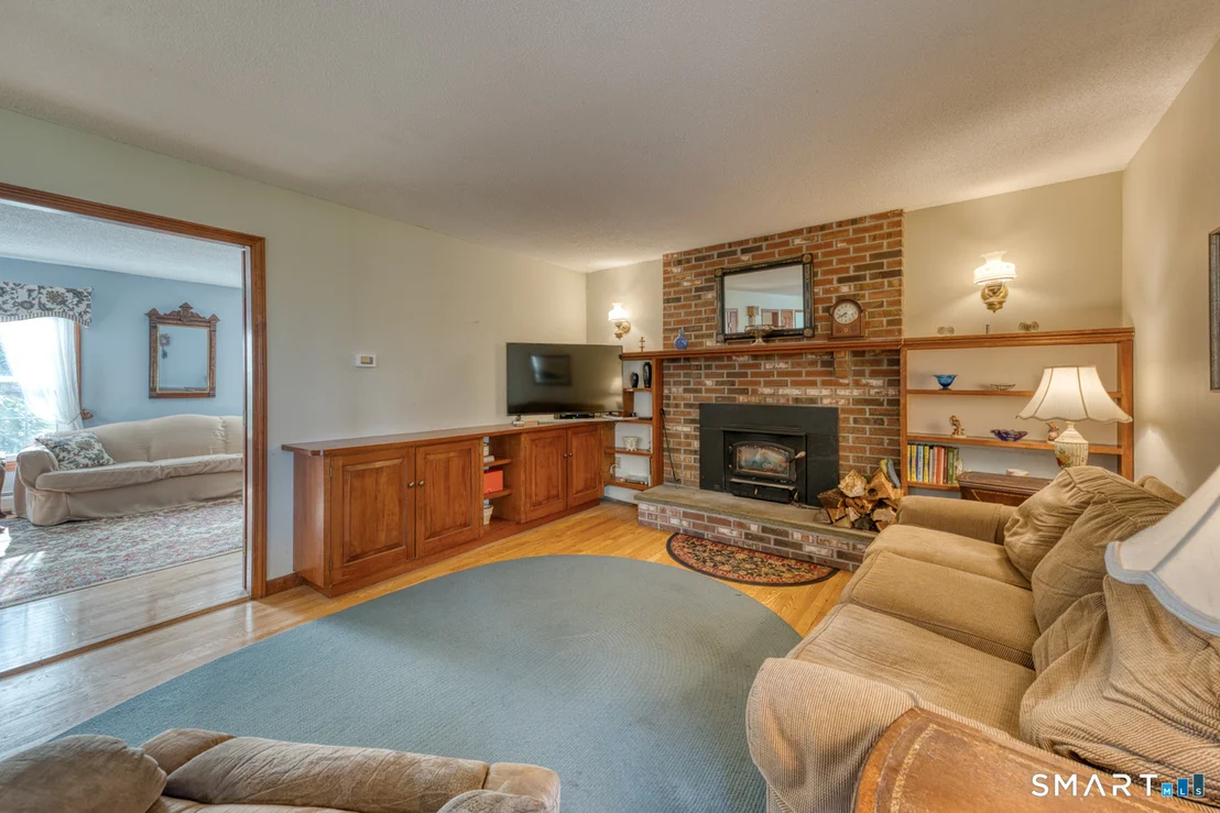 Photo of 1833 Mountain Road
