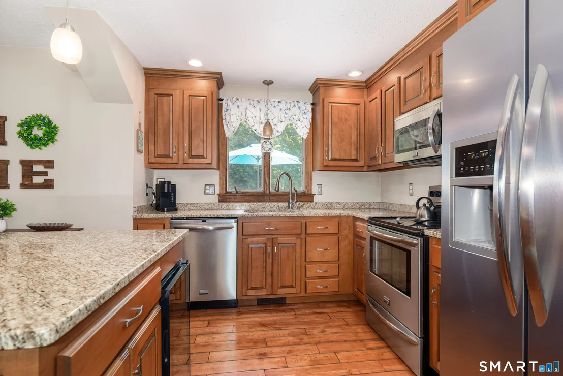 Photo of 81 White Oak Drive