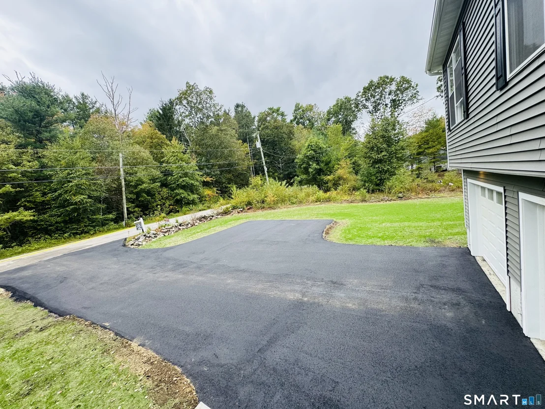 Photo of 874 Brook Road
