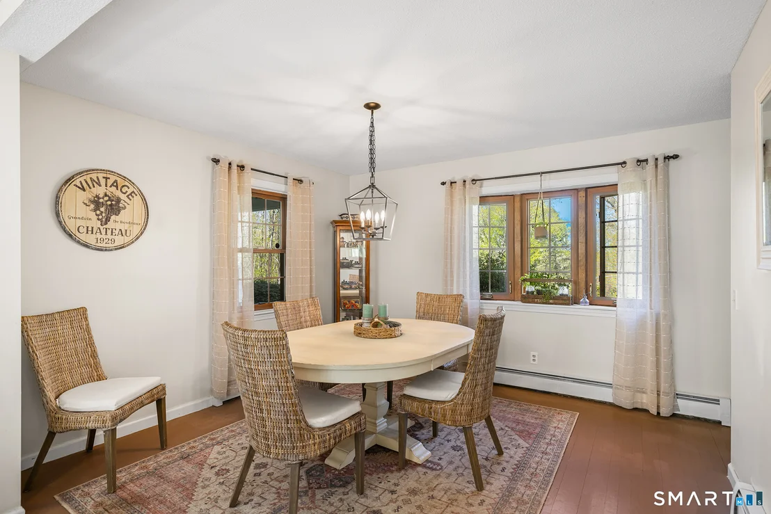 Photo of 1169 Flanders Road