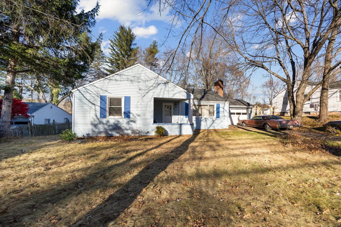 Photo of 690 Bloomfield Avenue