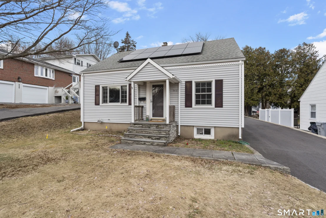 Photo of 543 East Road