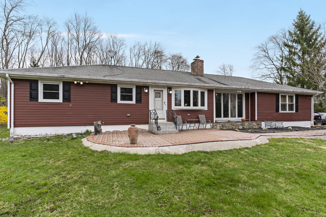 Photo of 2 Fieldstone Drive
