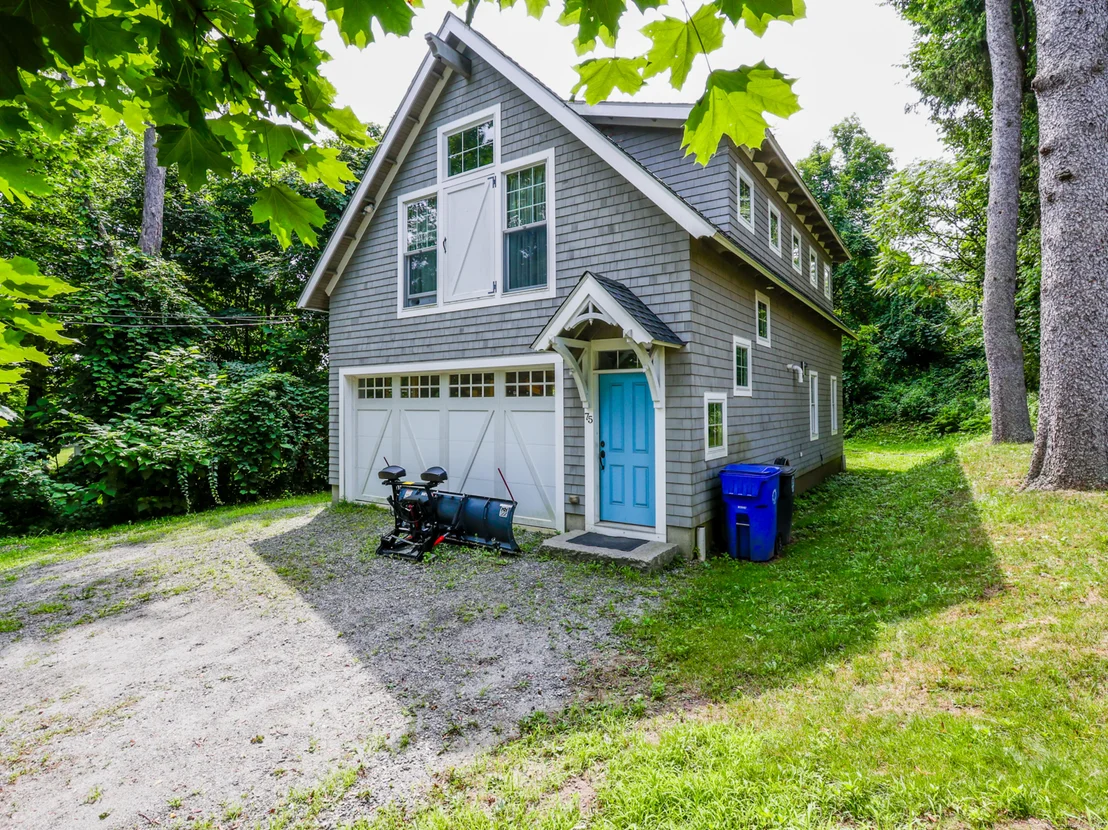 Photo of 75 Maple Street