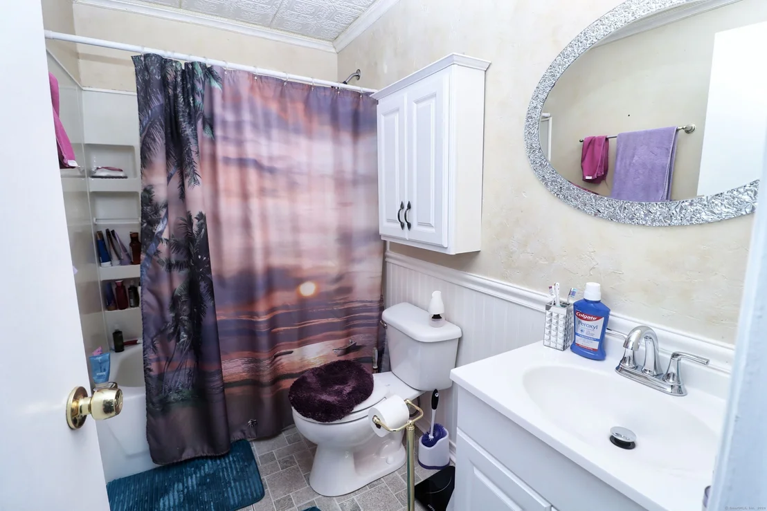 Photo of 237 Bradford Road