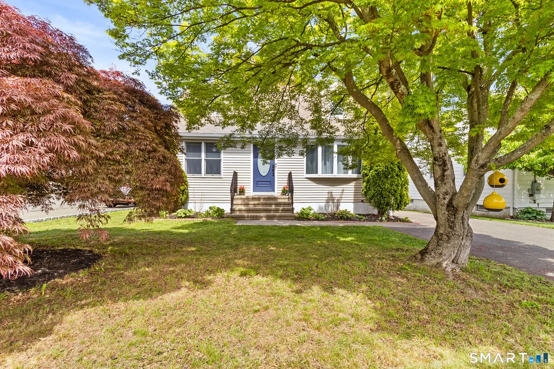 Photo of 1710 Stratfield Road