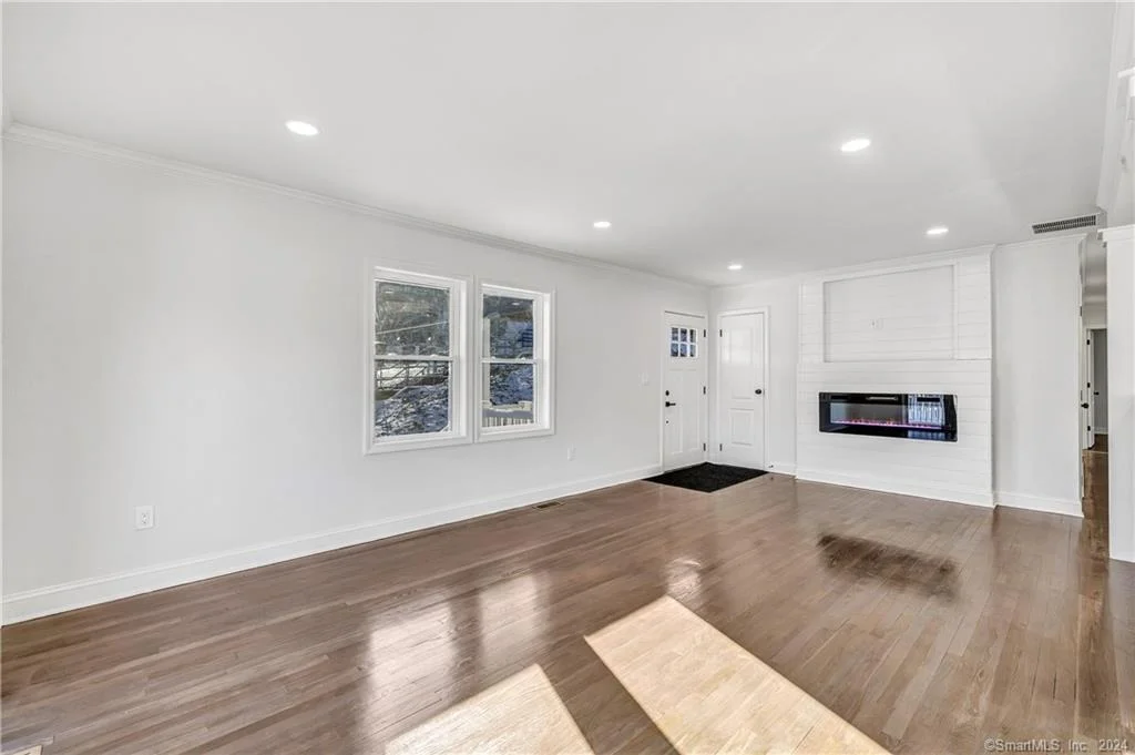 Photo of 39 Edgefield Avenue
