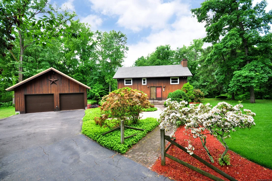 Photo of 35 Ravine Road