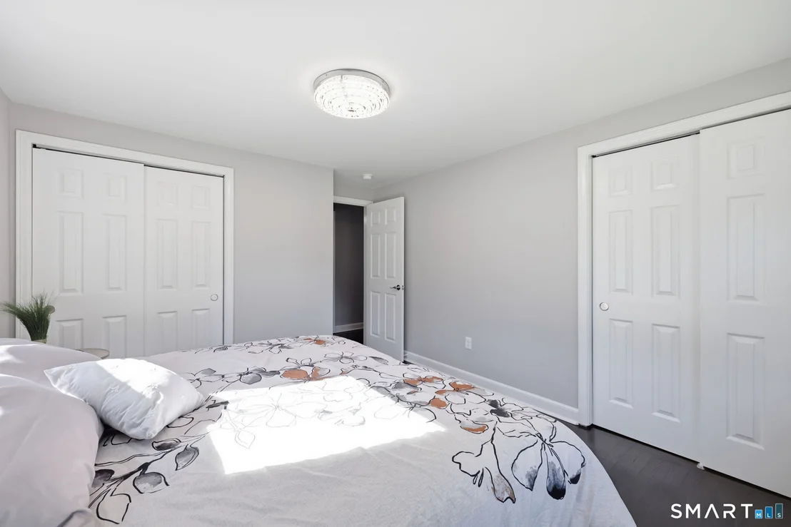 Photo of 156 Robin Hill Road