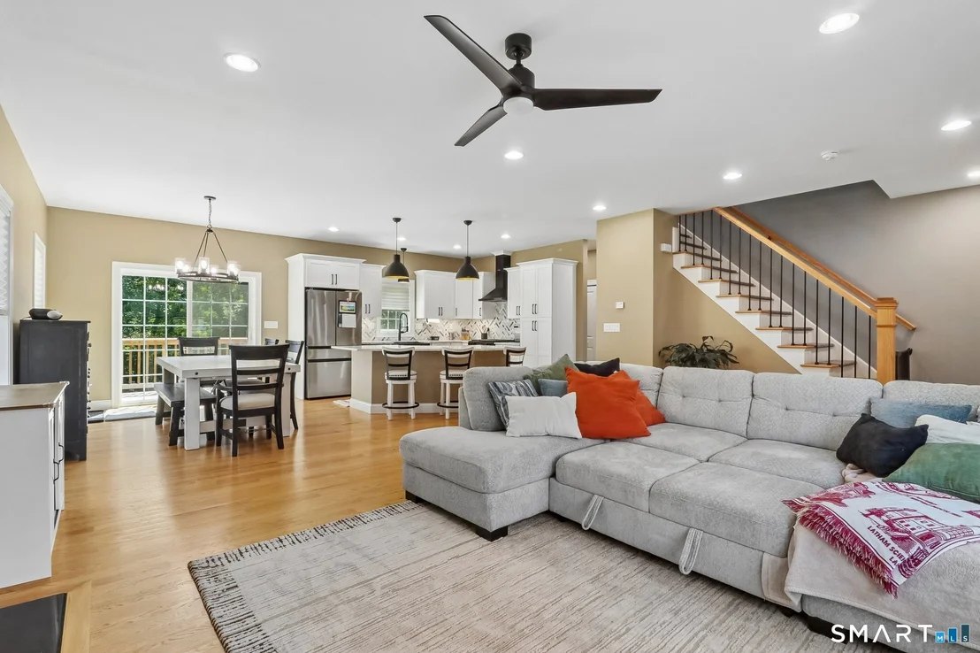 Photo of 44 River Road