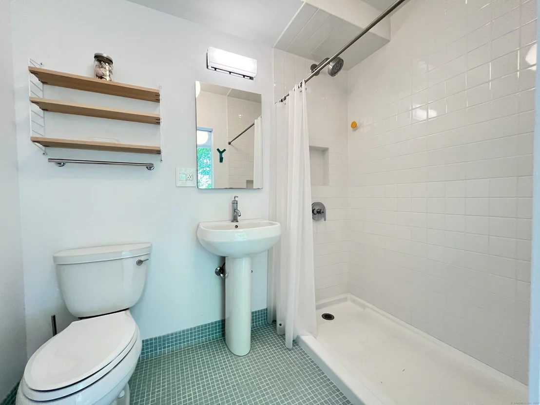 Photo of 160 Catalpa Road