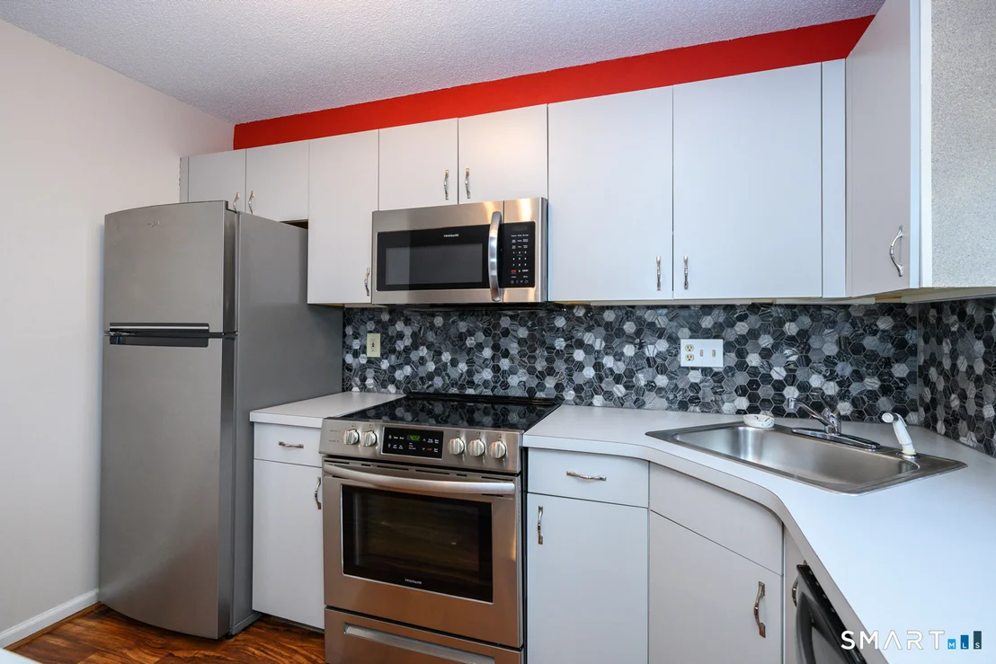 Photo of Unit 25D at 925 Oronoke Road