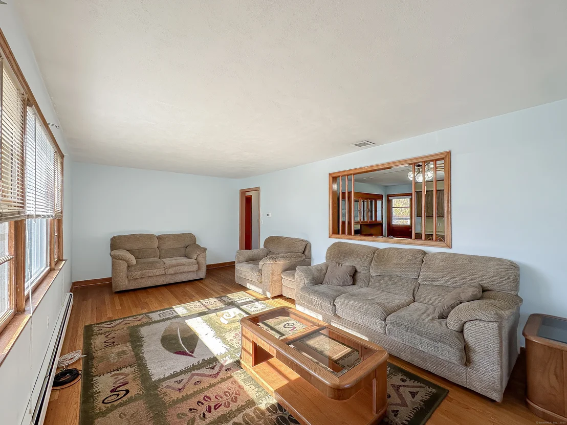 Photo of 379 Scott Road