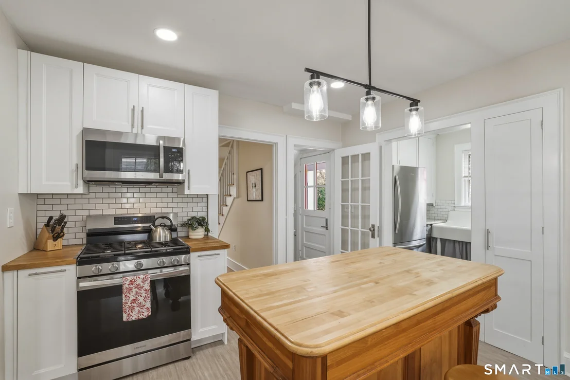 Photo of 365 Maple Avenue