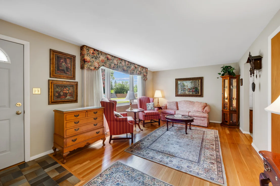 Photo of 2 Cardinal Drive