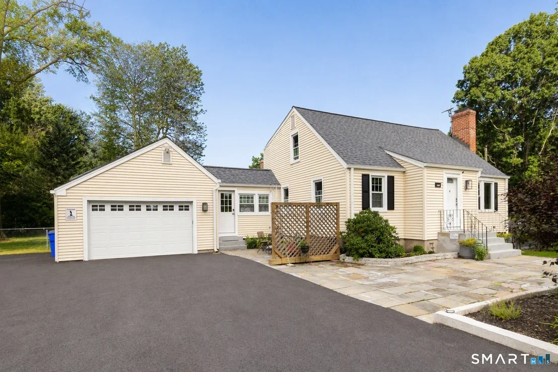 Photo of 302 Brimfield Road