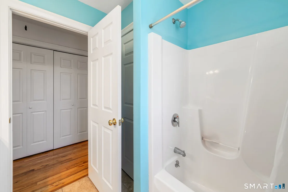 Photo of 18 Oakwood Drive