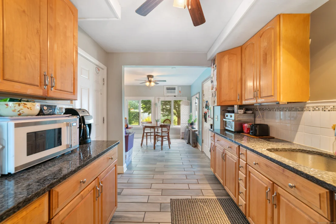 Photo of 52 Round Hill Road