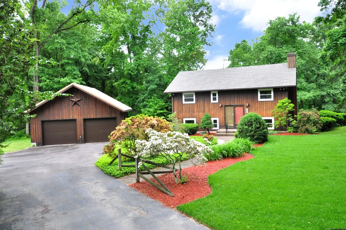 Photo of 35 Ravine Road