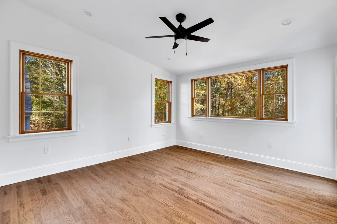 Photo of 31 Cedarhurst Lane