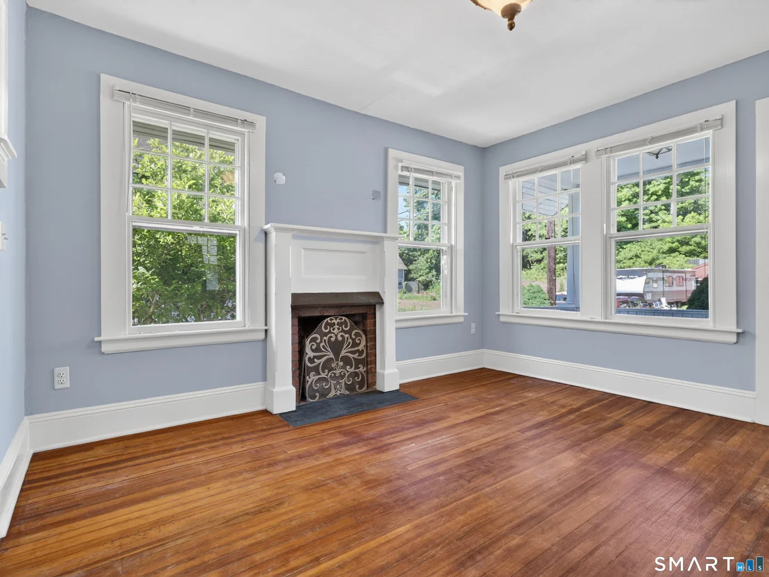 Photo of 43 Hedge Avenue