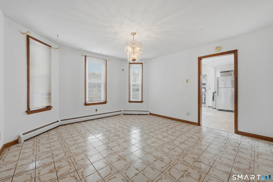 Photo of 112 Howe Avenue