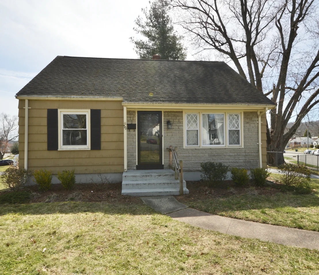 Photo of 50 Quaker Road