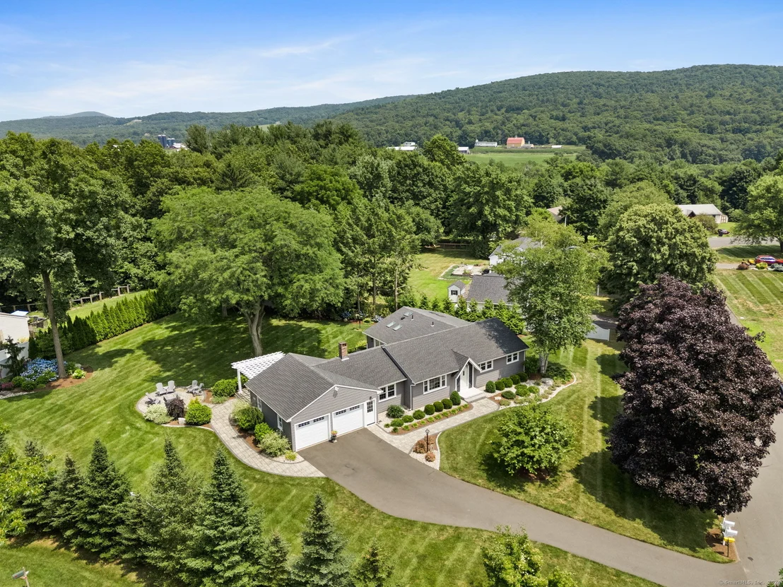 Photo of 2 Raspberry Lane