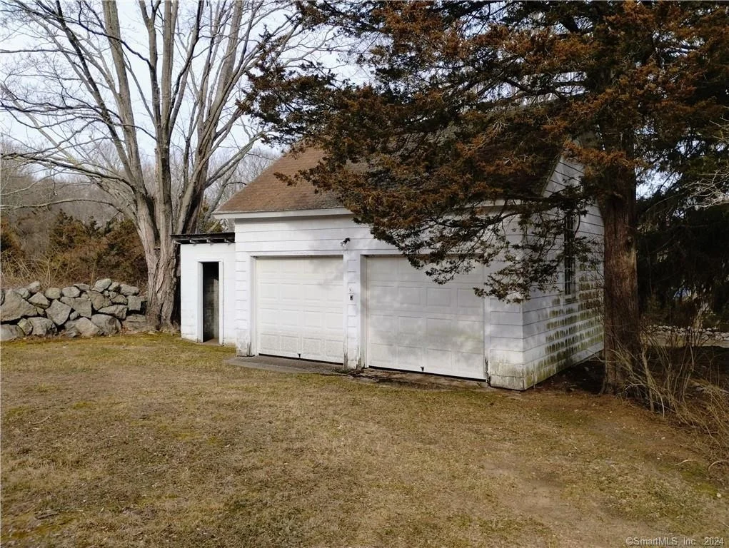 Photo of 448 Shore Road