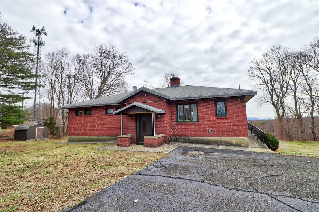 Photo of 1860 Meriden Road