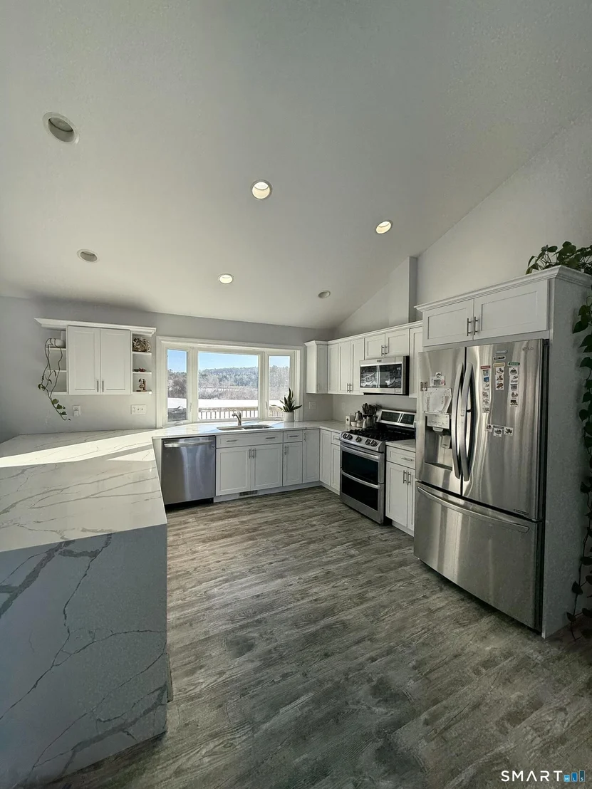 Photo of 380 Mashentuck Road