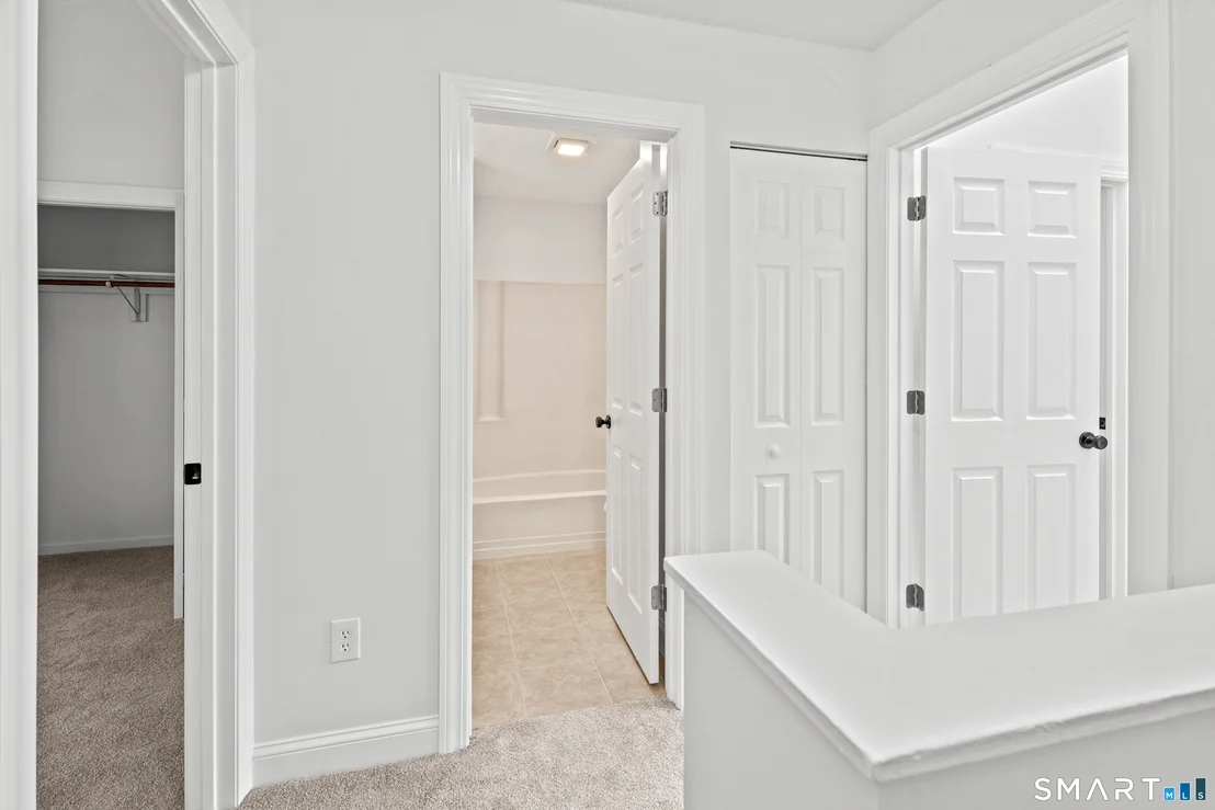 Photo of Unit 17 at 827 Oronoke Road