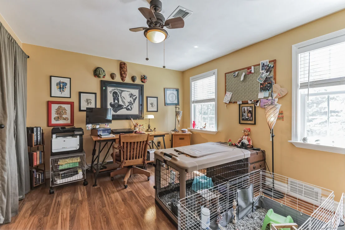 Photo of 385 Hillfield Road