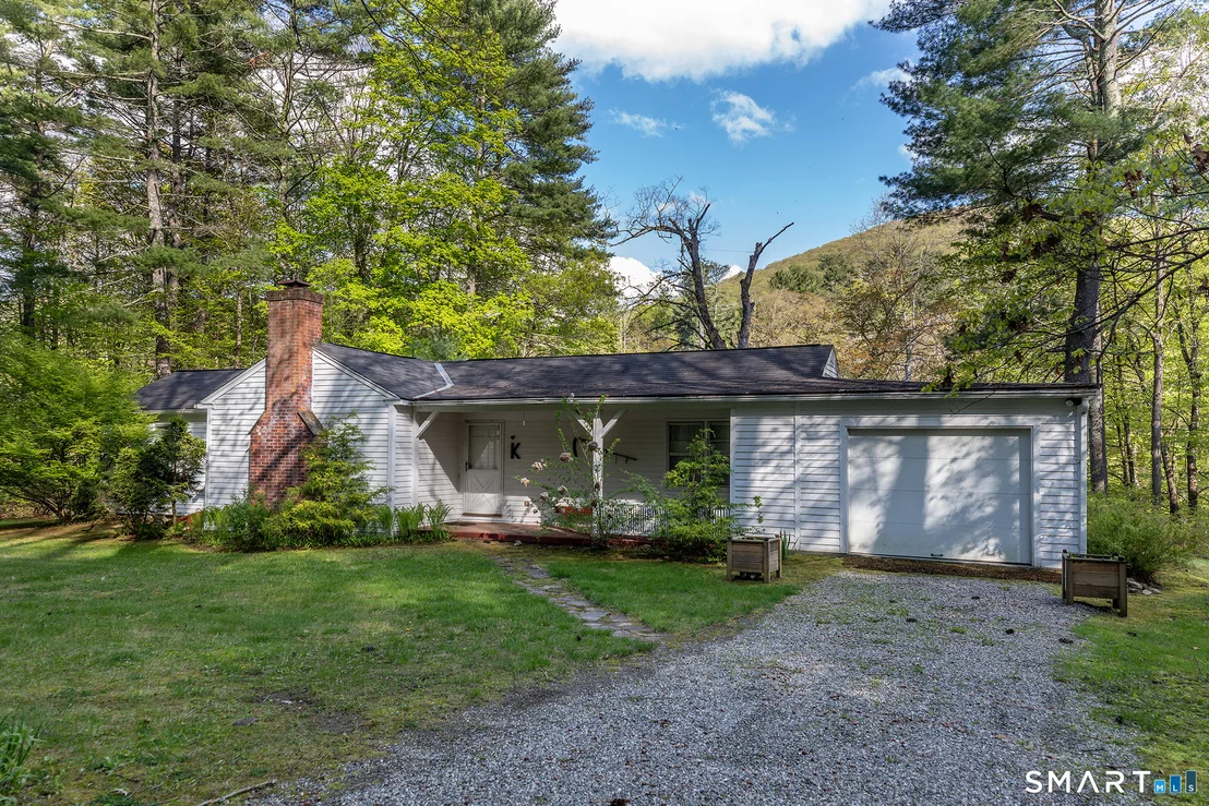 Photo of 35 River Road