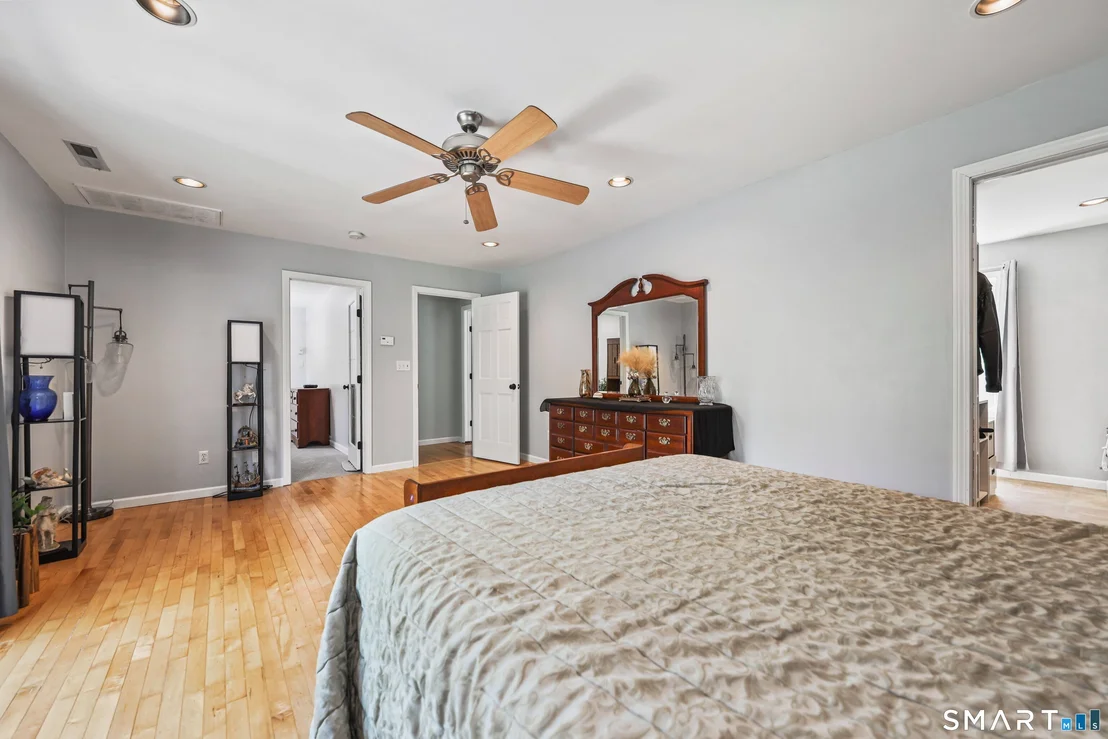 Photo of 49 Schenck Lane