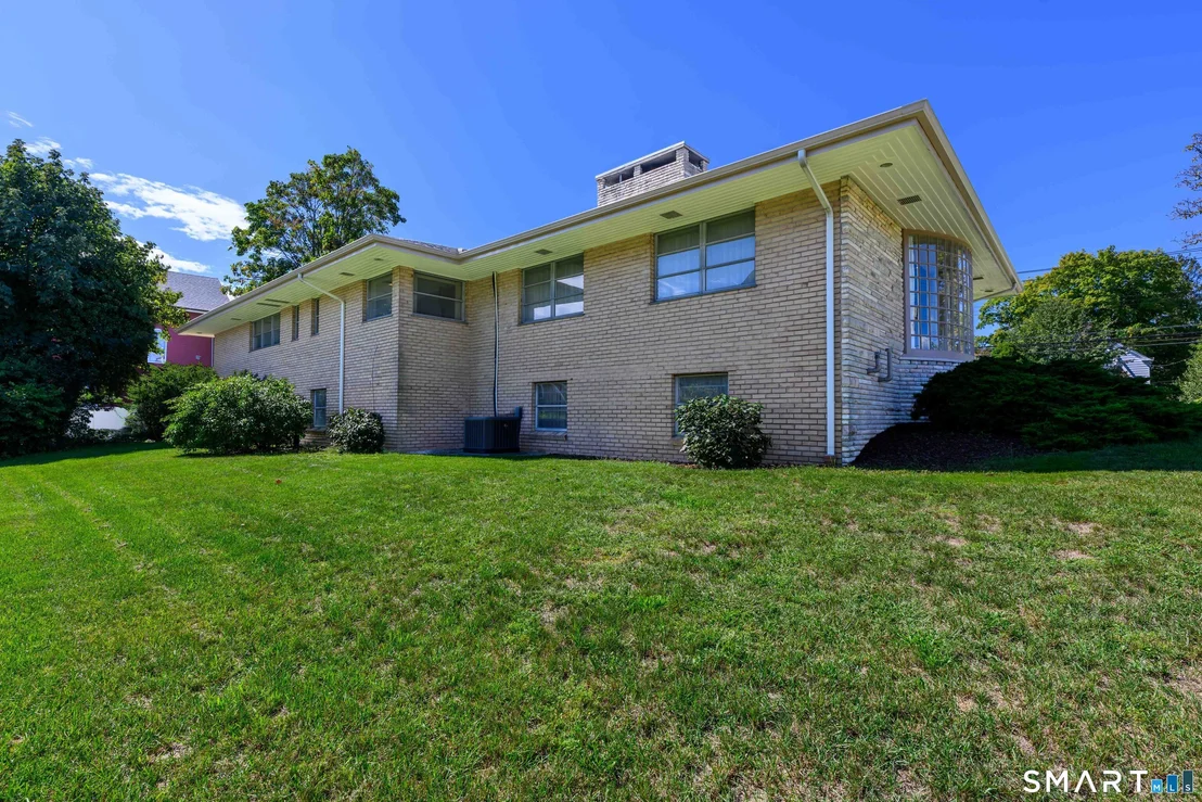 Photo of 821 Townsend Avenue