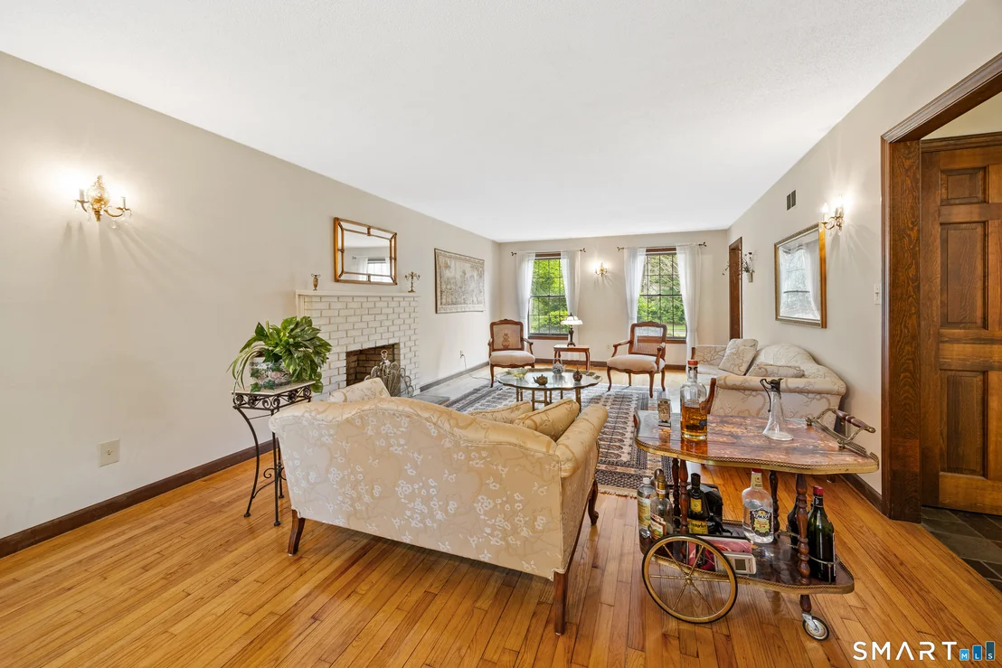 Photo of 620 Riverside Drive